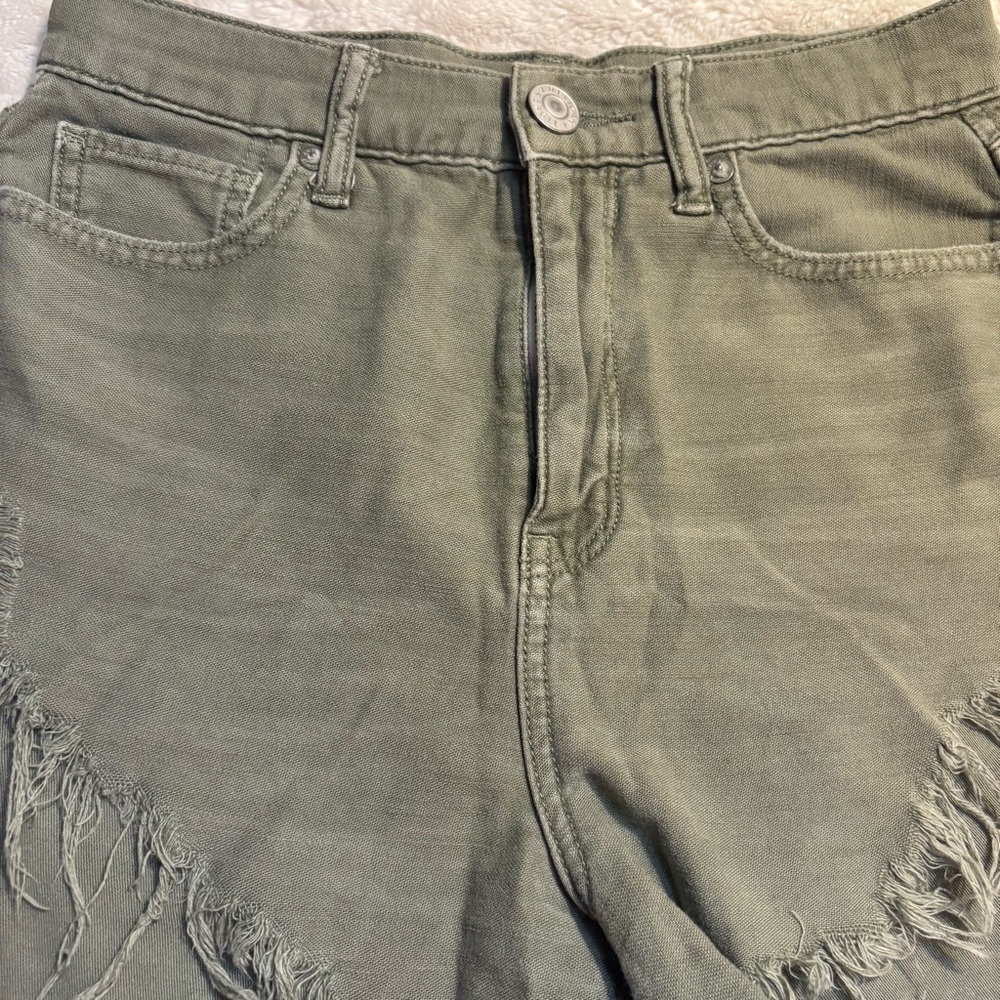 American Eagle Shorts Sz 0 Army Green Denim Distressed Highest Rise Mom Shorts - Picture 4 of 13